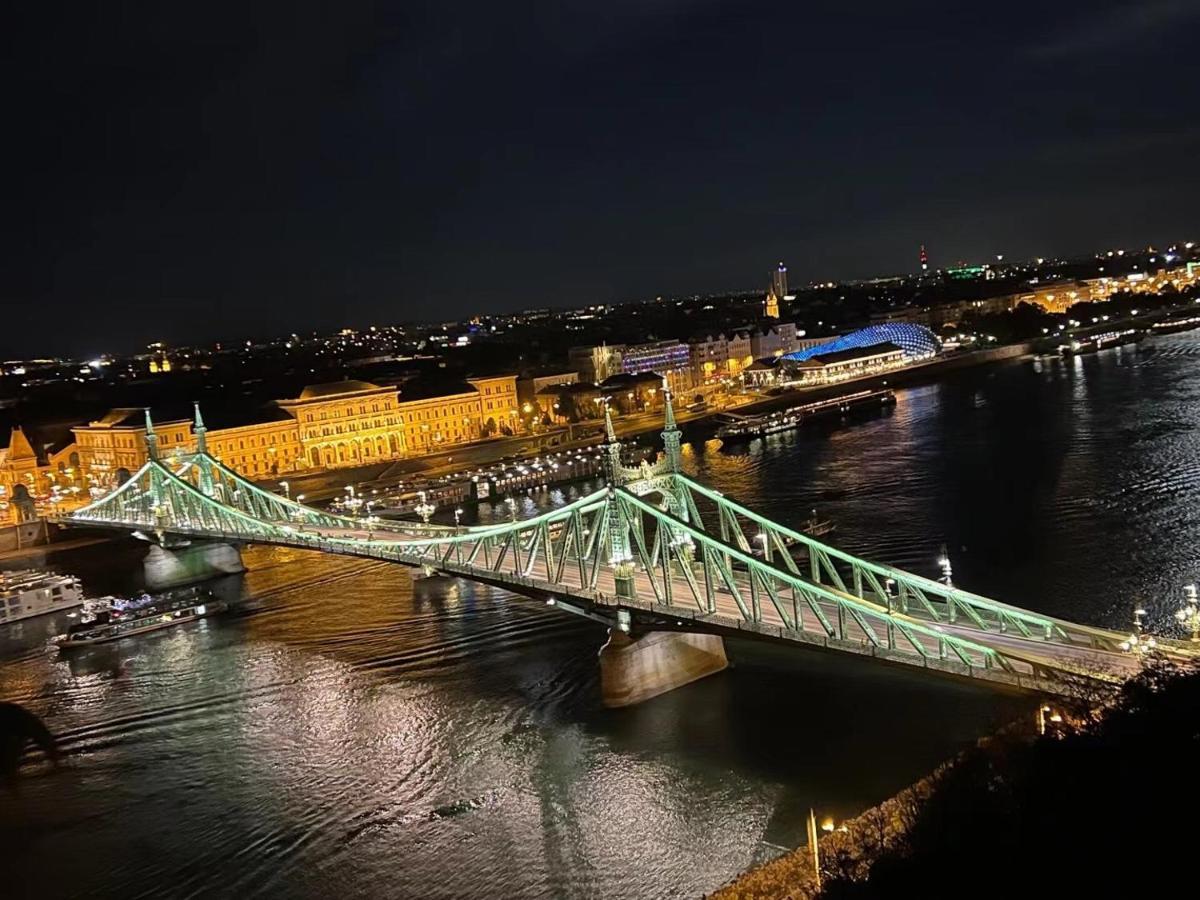 Budapest Downtown Andrassy Luaran gambar
